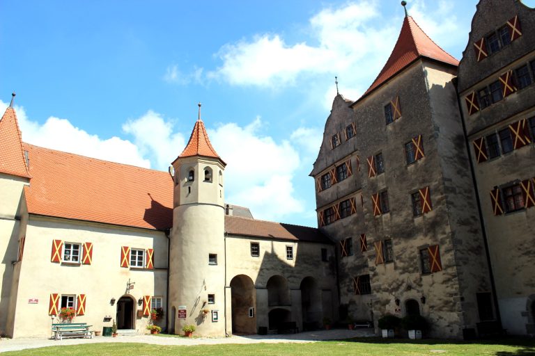 красоты средневековья в замке Харбург